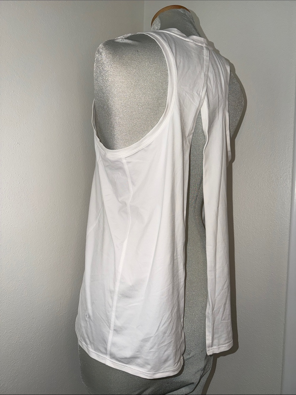 Lululemon white open back high neck tank 8
